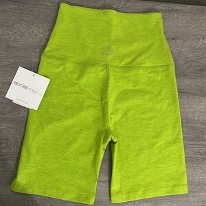 (SOLD) “Matcha Green” Beyond Yoga Spacedye Biker shorts NEW